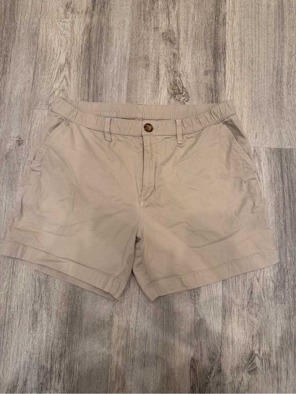 Chubbies Originals Men’s Khaki Tan Shorts Size Large 5.5” Inseam